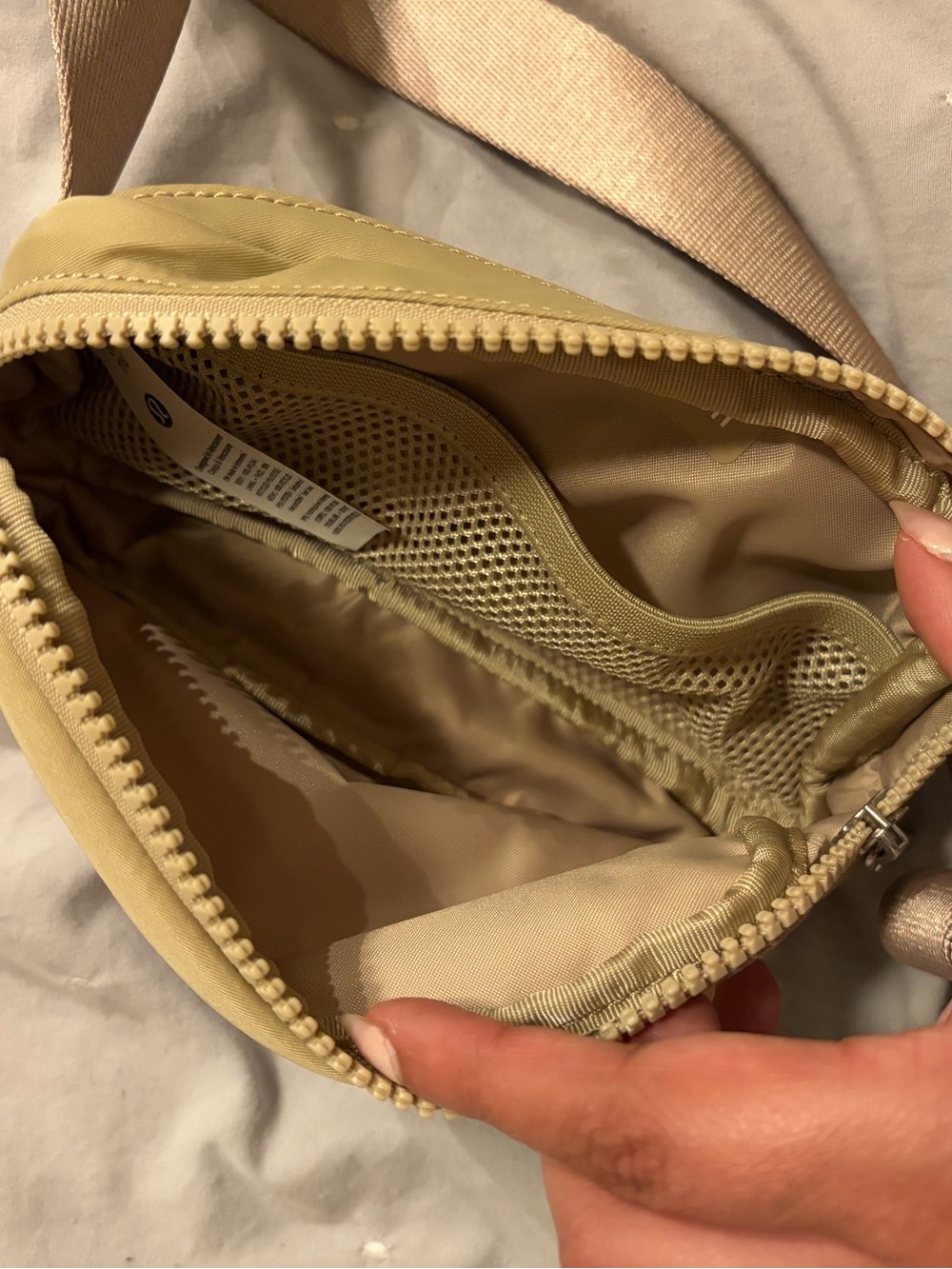 Lululemon mini everywhere belt bag - Picture 4 of 5